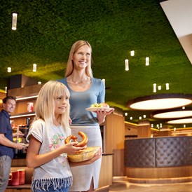 Kinderhotel: mit frischen regionalen Zutaten bestens verpflegt - Almhof Family Resort & SPA