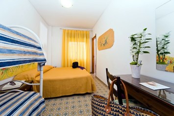 Kinderhotel: Economy Zimmer, erdgeschoss oder ersten und zweiten Stock mit Fenster - Family Spa Hotel Le Canne-Ischia