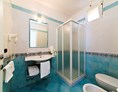Kinderhotel: Badezimmer im Superior Im Garden mit Terrasse - Family Spa Hotel Le Canne-Ischia