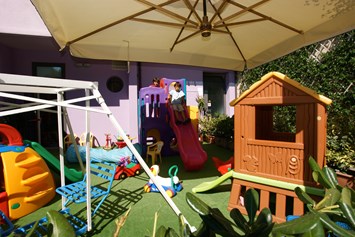 Kinderhotel: Kinderspielplatz - Hotel Lungomare
