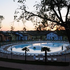 Kinderhotel: Poolbereich - Club Village & Hotel Spiaggia Romea