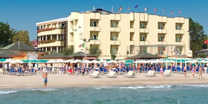Familienhotel - Garten - Cesenatico - Park Hotel Kursaal - Urlaub am Meer mit schönem Sandstrand - Park Hotel Kursaal