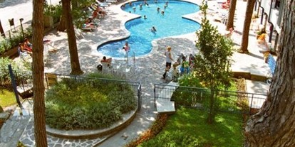 Familienhotel - Zadina Pineta Cesenatico - Traumhaft schöne Pool- und Gartenanlage - Hotel La Meridiana