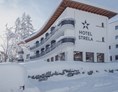 Kinderhotel: Aussenansicht Winter - Hotel Strela