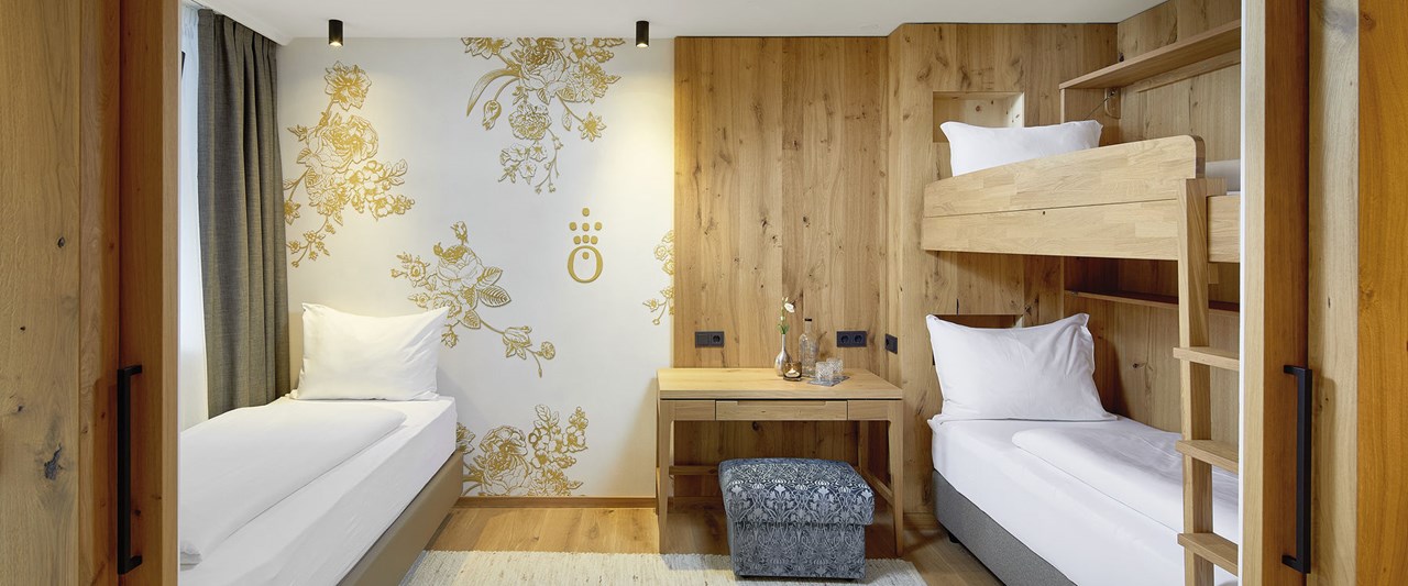 die HOCHKÖNIGIN Mountain Resort Zimmerkategorien Penthouse FAMILY & FRIENDS Suite HOCHKÖNIGIN für 4 bis 6 Personen mit ca. 87 m²
