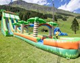 Kinderhotel: Wasserrutschen-Spaß im Sommer - Kinder- & Gletscherhotel Hintertuxerhof