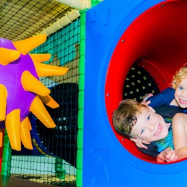 Kinderhotel: Playground - ULRICHSHOF Nature · Family · Design