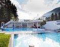 Kinderhotel: Badewelt: Winter- und Sommerpool mit integriertem Kleinkinderpool - Wellness-& Familienhotel Egger