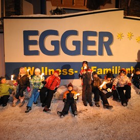 Kinderhotel: Fackelwanderung - Wellness-& Familienhotel Egger