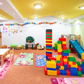 Kinderhotel: Kinderspielzimmer - Alpines Lifestyle Hotel Tannenhof
