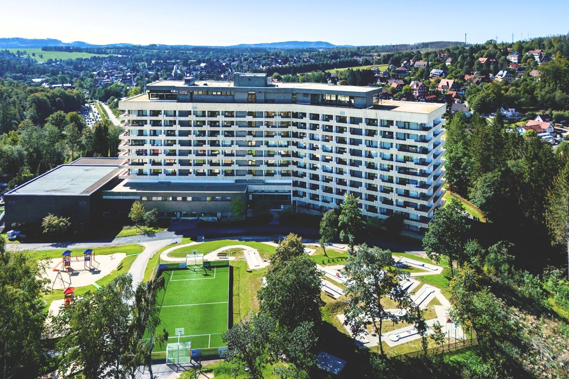 Kinderhotel: Außenanlage - AHORN Harz Hotel Braunlage