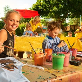 Kinderhotel: Kinderbetreuungsprogramm - Familienbasteltag - Sonnberg Ferienanlage