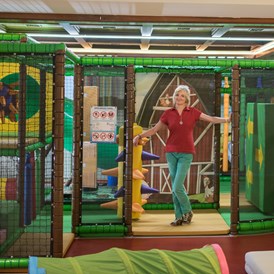 Kinderhotel: Spielzimmer mit  Fun Box - Sonnberg Ferienanlage