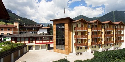 Familienhotel - Spielplatz - Trentino-Südtirol - Family Hotel Gran Baita - tolles Hotel mit Blick auf die Berge - Family Hotel Gran Baita
