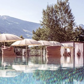 Kinderhotel: Beheizter Infinity Outdoorpool - das ganze Jahr geöffnet - Alpin Family Resort Seetal