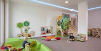 Familienhotel - Spielplatz - Österreich - BABYCLUB mit Babybetreuung - Alpin Family Resort Seetal