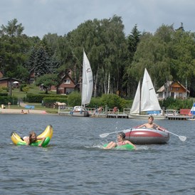 Kinderhotel: Wassersport auf dem Plauer See: Segeln, Kanu, Motorboot, Angeln, Surfen, Wasserski, Jetski, schwimmen, Tauchen,  - Ferienpark Heidenholz