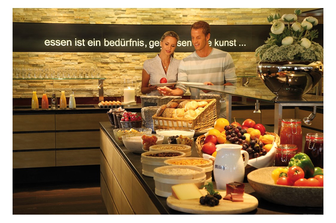 Kinderhotel: Frühstücksbuffet - ****Alpen Hotel Post