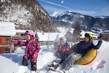 Kinderhotel: Snow Tube Bahn direkt beim Hotel - ****Alpen Hotel Post