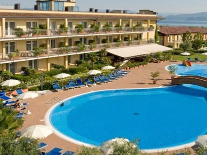 Familienhotel - Hallenbad - Torbole sul Garda - Quelle: http://www.hotel-bellaitalia.it - Hotel Bella Italia
