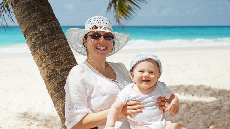 Urlaub mit den Kleinsten: Darf ein Baby bereits auf Reisen gehen? - Kinderhotel.Info