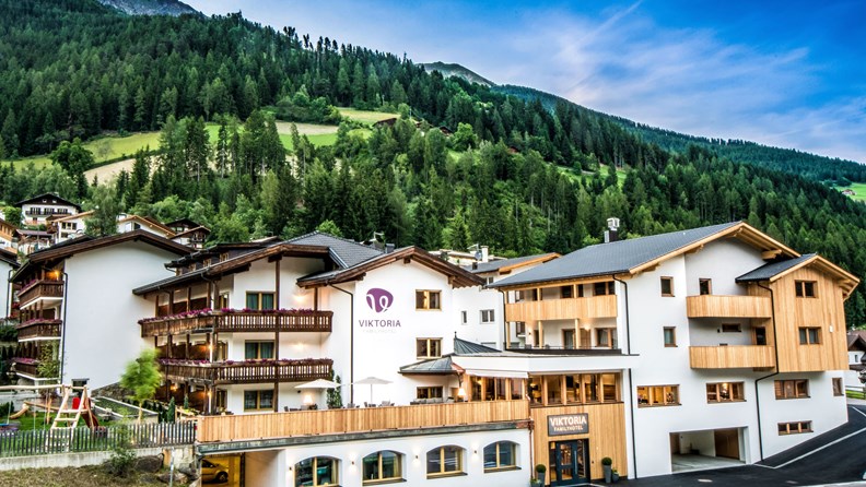 Angebote vom Familienhotel Viktoria in St. Walburg im Ultental/Südtirol - Kinderhotel.Info