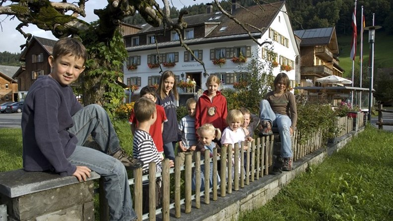 Angebote vom Hotel Die Sonnigen in Bezau im Bregenzerwald/Vorarlberg - Kinderhotel.Info