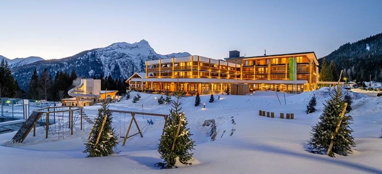 Zugspitz Resort 4*s: Winterlicher Familienurlaub am Fuße der Zugspitze - Kinderhotel.Info