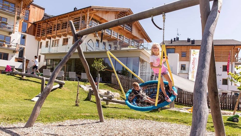 Im Almfamilyhotel Scherer die grenzenlose Urlaubsfreiheit Osttirols genießen - Kinderhotel.Info