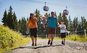 Wellness- & Familienhotel Egger: Sorgenfreier Familienurlaub im Tal der Spiele - Kinderhotel.Info