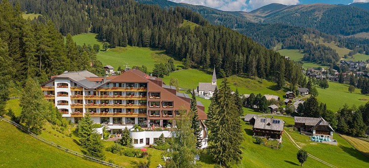 Berge, Seen & Wälder: Natur pur im Hotel St. Oswald in Bad Kleinkirchheim - Kinderhotel.Info