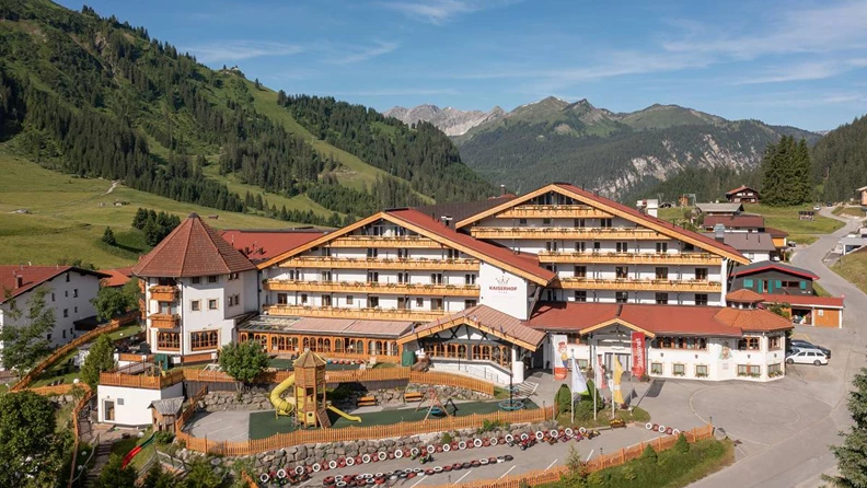 Familotel Kaiserhof: Familienurlaub auf der Sonnenseite der Zugspitze - Kinderhotel.Info