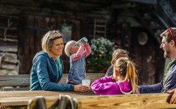 Mit FamilienUrlaub Steiermark ins kunterbunte Herbstvergnügen - Kinderhotel.Info