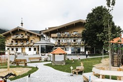 Familienurlaub auf der Sonnenseite des Glemmtals … im neuen Thurnerhof - Kinderhotel.Info