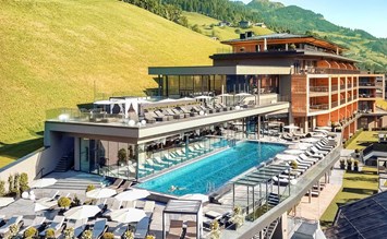 Hotel des Monats Juli: DAS EDELWEISS Salzburg Mountain Resort in Großarl - Kinderhotel.Info