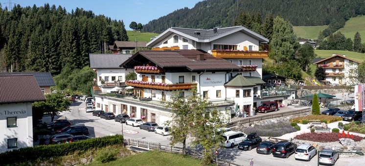 Herbsturlaub im Hotel Felsenhof im Salzburger Land - Kinderhotel.Info