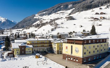 Winterzauber im Familien-Clubhotel Wolkensteinbär im Salzburger Land - Kinderhotel.Info