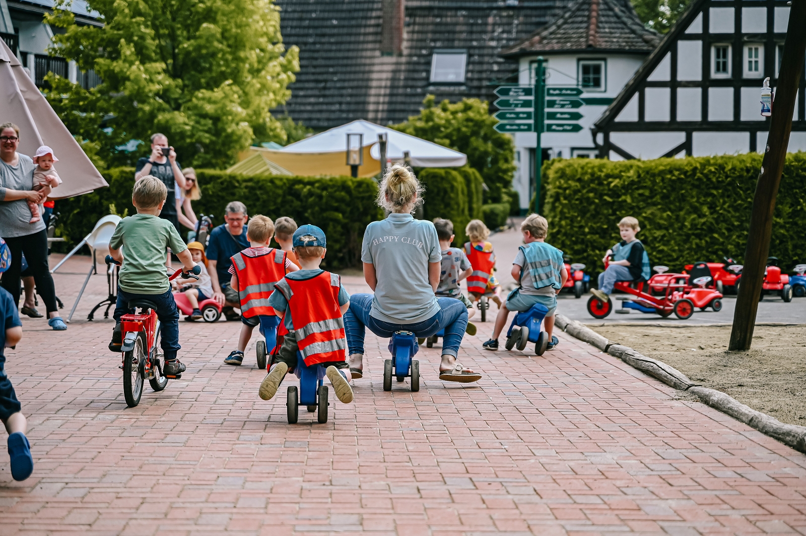 Familienurlaub für alle Generationen in Borchard's Rookhus - Kinderhotel.Info