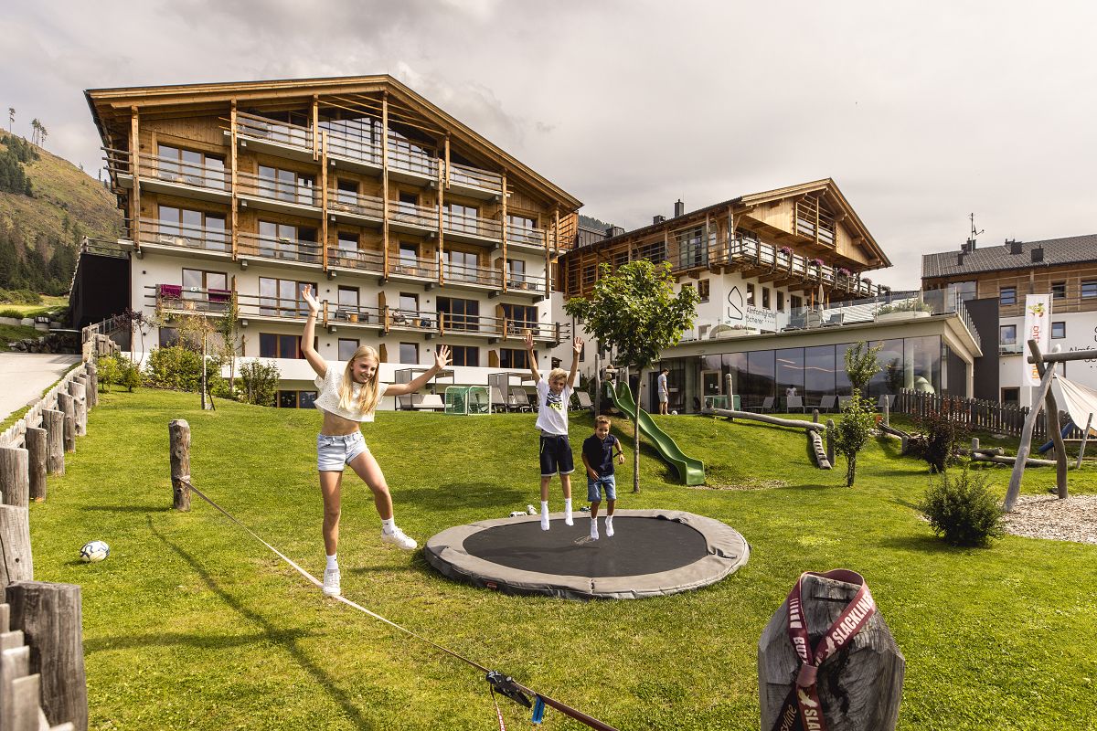 Sommerglück im Almfamilyhotel Scherer in den Osttiroler Bergen - Kinderhotel.Info