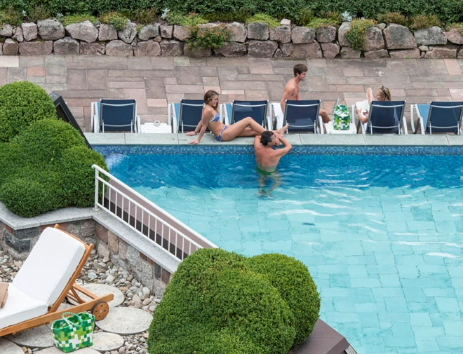 Vier Jahreszeiten am Schluchsee Pool