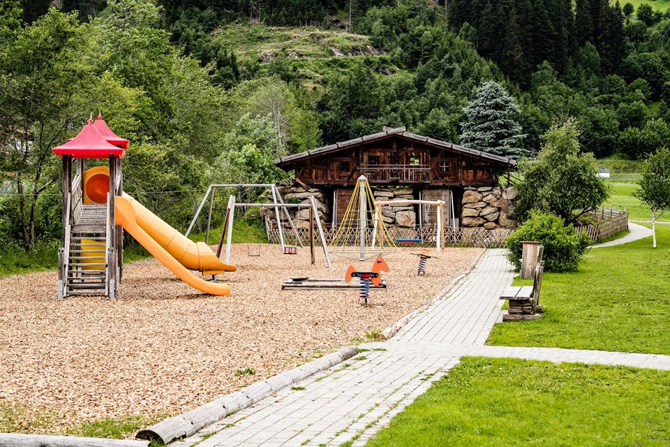 Kinderspielplatz beim Hotel Schneeberg