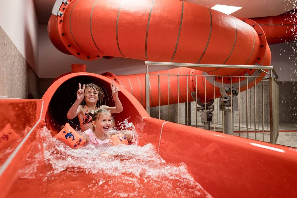 Bergfried-Wasserrutsche