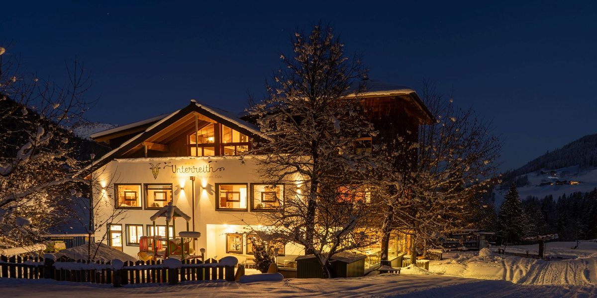 Familienskitage im Salzburger Land – direkt an der Piste! - Kinderhotel.Info