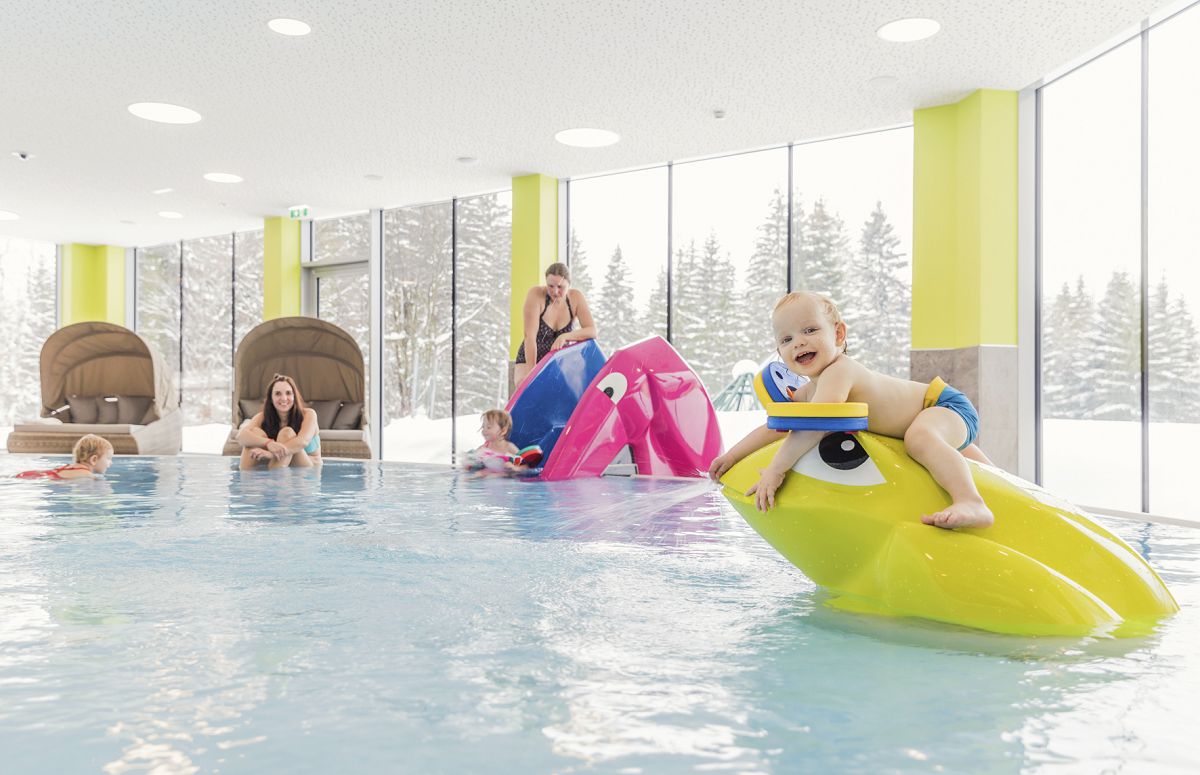 Zwischen Winterzauber und Frühlingsgefühlen im Zugspitz Resort 4*S - Kinderhotel.Info