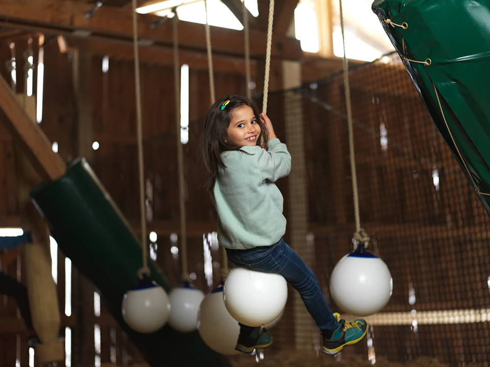 &copy; In the headroom