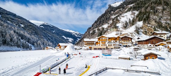 Skiurlaub mit Kindern im Familienhotel Oberkarteis