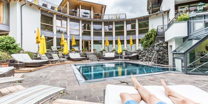 Familienhotel - Suiten mit extra Kinderzimmer - PLZ 9582 (Österreich) - Außenpool - Ortners Eschenhof - Alpine Slowness