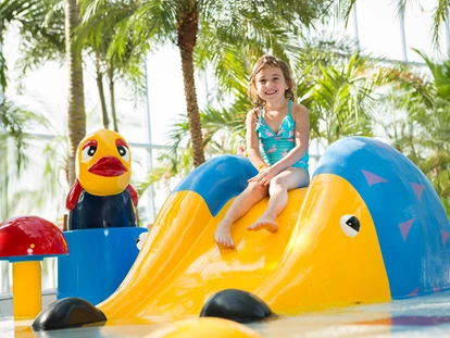 Familienhotel - Pools: Außenpool beheizt - Oberbayern - Selbst die Kleinsten finden ihren Spaßbereich in der Therme - Hotel Victory Therme Erding 