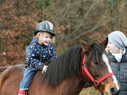 Familienhotel - Ausritte mit Pferden - Nordrhein-Westfalen - Ponyreiten - Familotel Landhuus Laurenz
