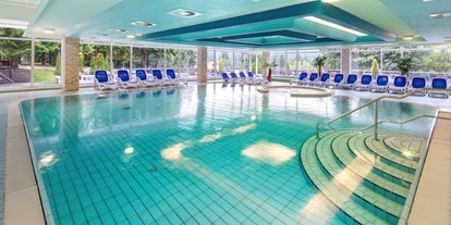 Familienhotel - Schwimmkurse im Hotel - Oberhof (Landkreis Schmalkalden-Meiningen) - Innen-Pool mit Whirlpool - AHORN Panorama Hotel Oberhof